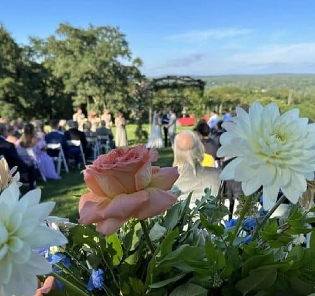A wedding at Red Maple Vineyard