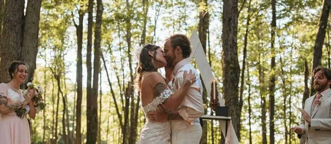 Jenni & Brett getting married at Handsome Hollow